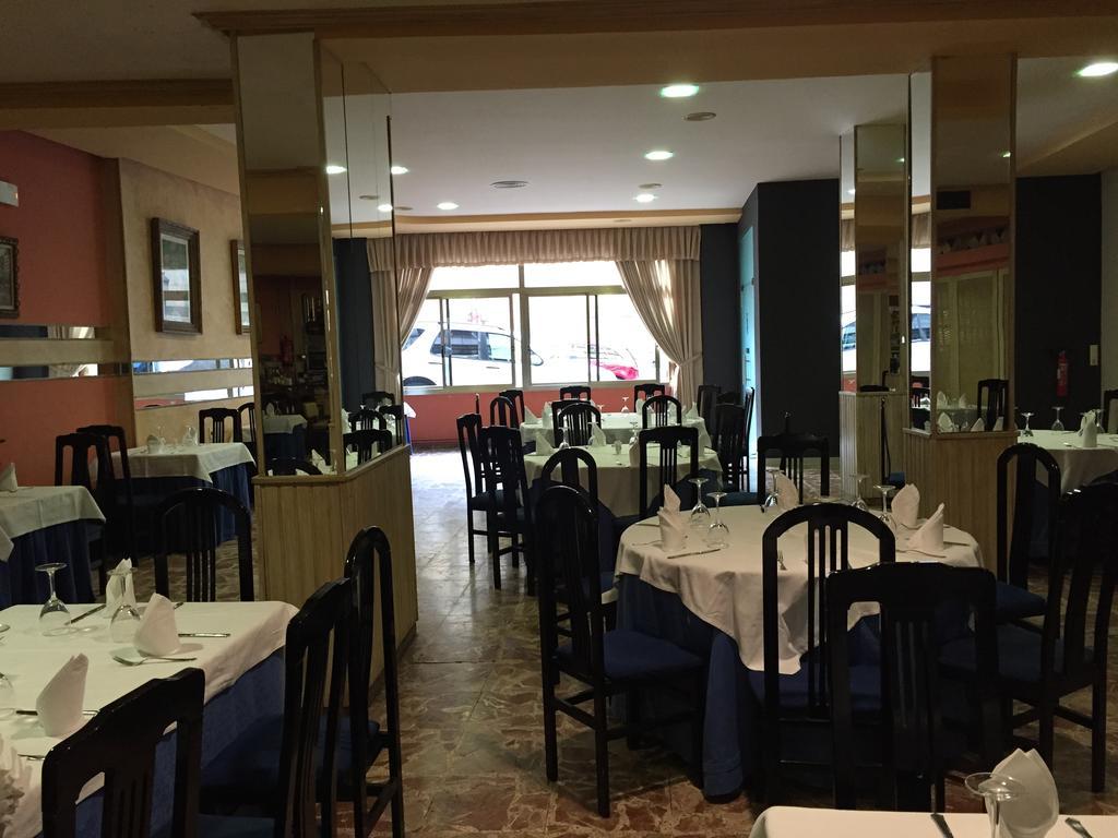 Hotel Restaurante Derby Карбальїньо Екстер'єр фото