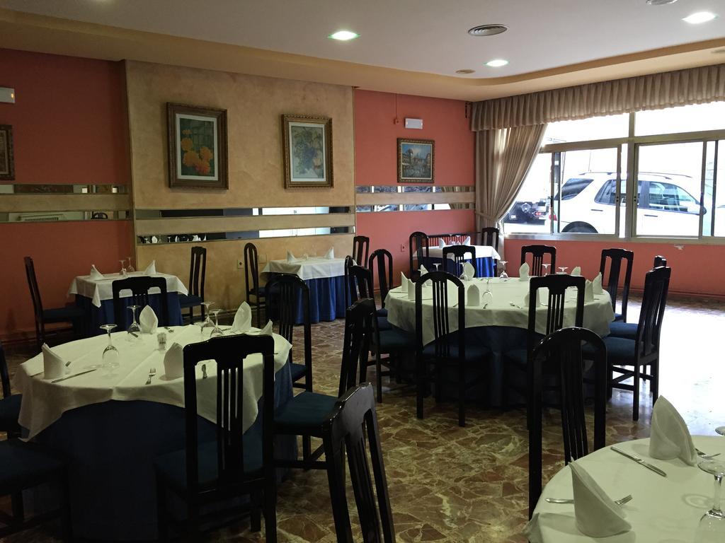 Hotel Restaurante Derby Карбальїньо Екстер'єр фото